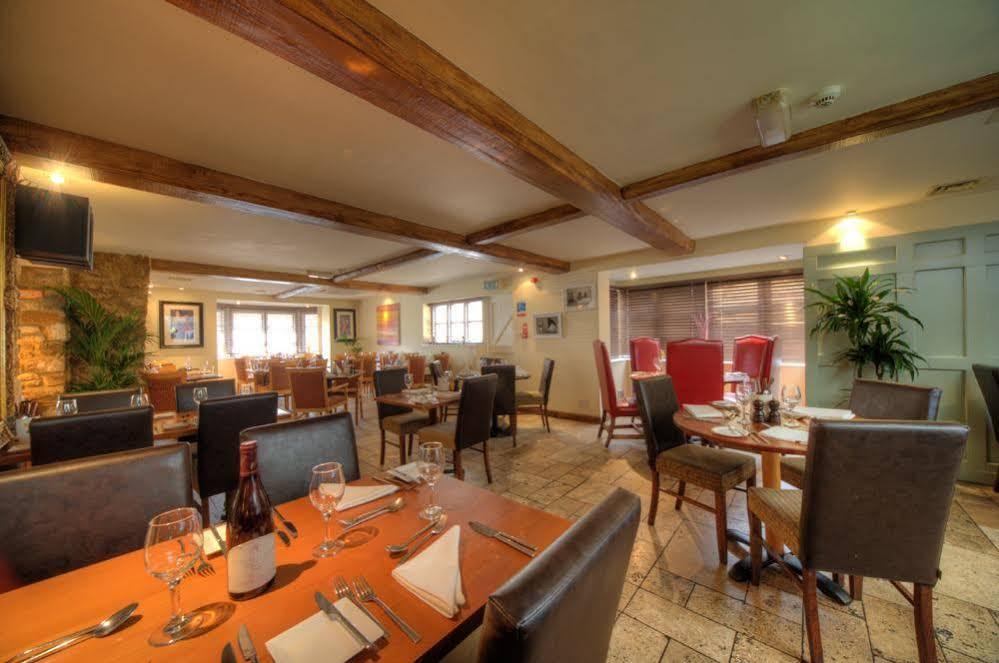 The Deddington Arms Hotell Eksteriør bilde